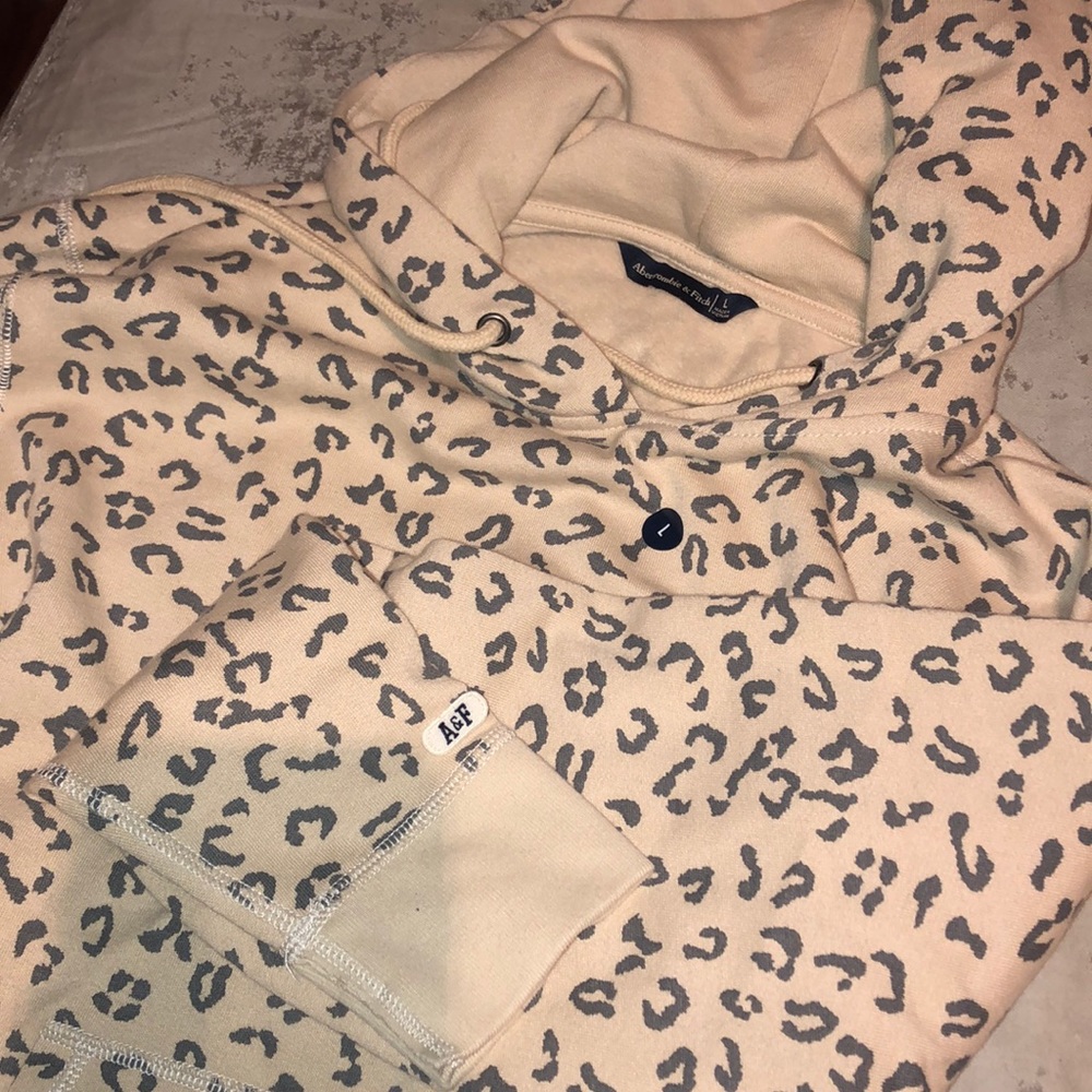 Abercrombie and Fitch sweater size L